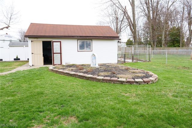 36360 Sunset Drive, Eastlake, OH 44095