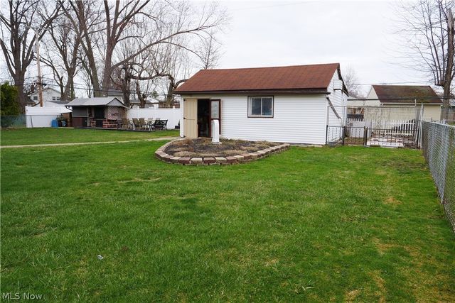 36360 Sunset Drive, Eastlake, OH 44095