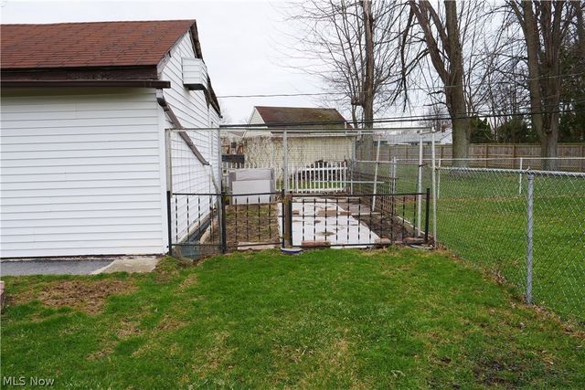 36360 Sunset Drive, Eastlake, OH 44095