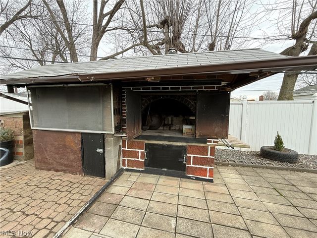 36360 Sunset Drive, Eastlake, OH 44095