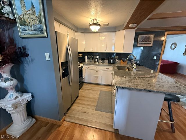 36360 Sunset Drive, Eastlake, OH 44095