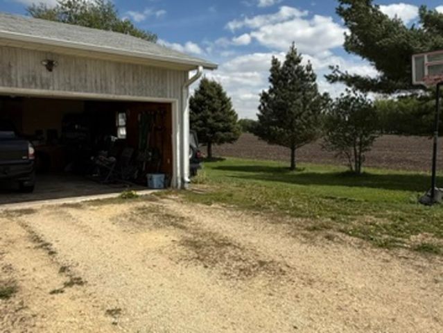 27986 Esmond Road, Esmond, IL 60129