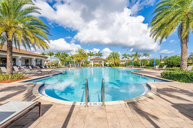 633 SE 35th Ter, Homestead, FL 33033