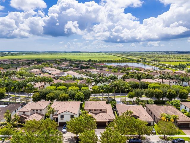 633 SE 35th Ter, Homestead, FL 33033