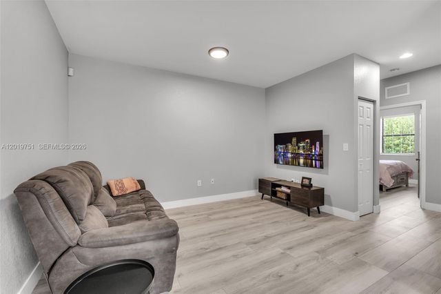 633 SE 35th Ter, Homestead, FL 33033