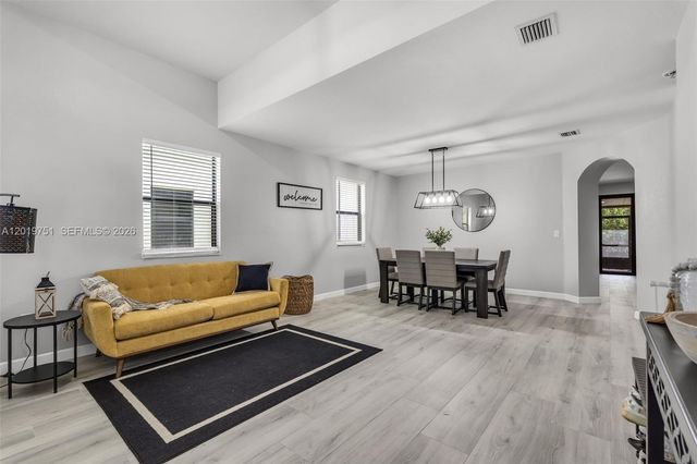 633 SE 35th Ter, Homestead, FL 33033