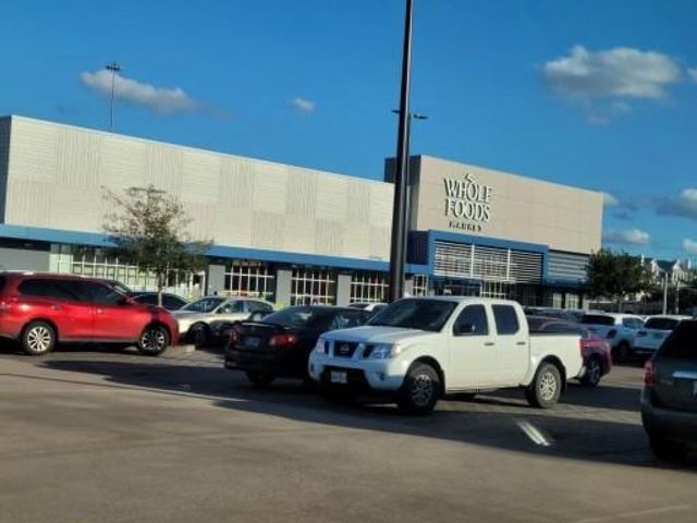 8013 N Main Street Street, Houston, TX 77022