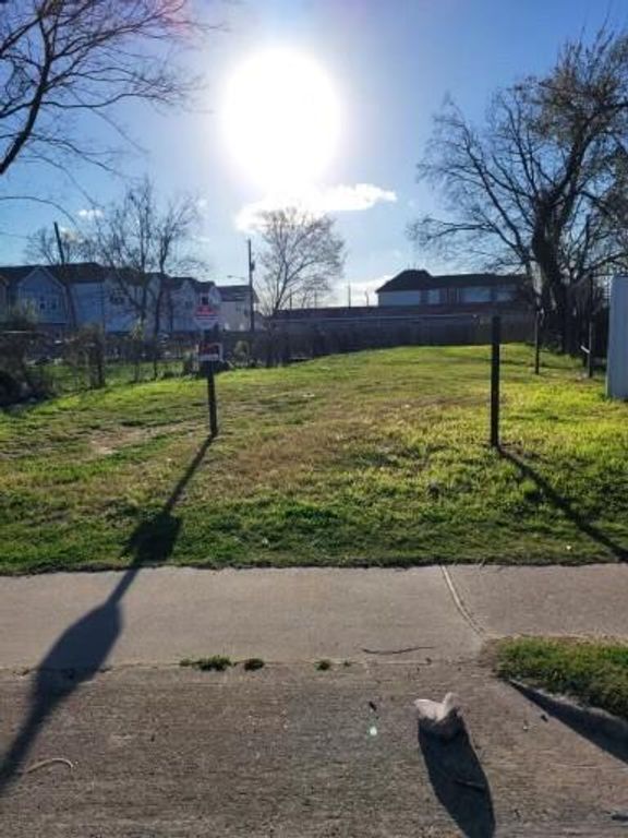 8013 N Main Street Street, Houston, TX 77022