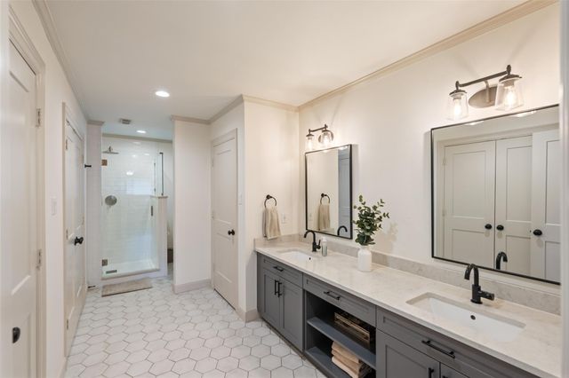 10502 Shadow Wood Drive, Houston, TX 77043
