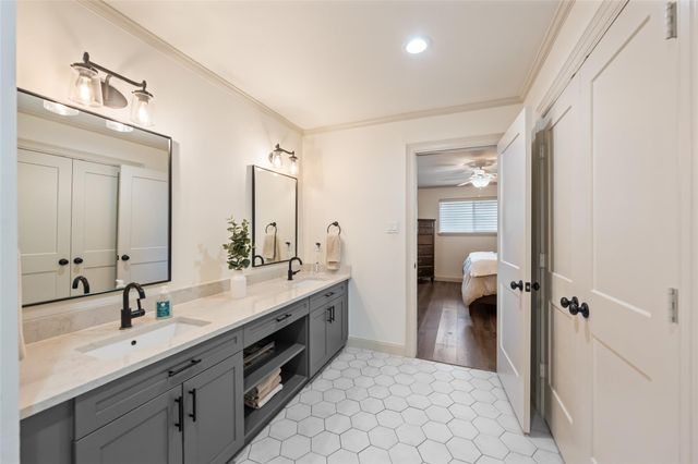 10502 Shadow Wood Drive, Houston, TX 77043