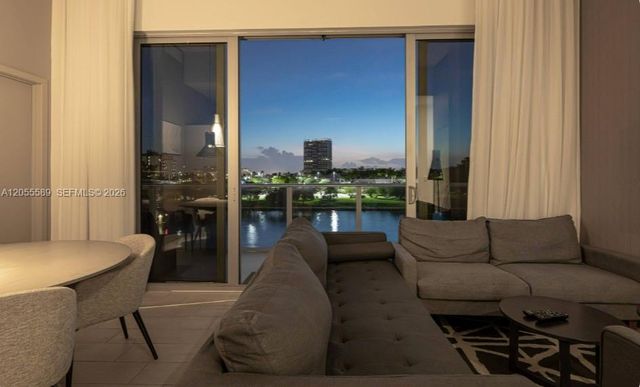 4010 S Ocean Dr R304, Hollywood, FL 33019