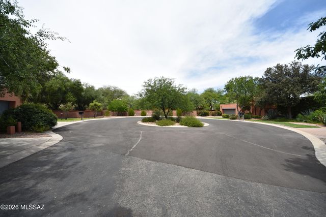 5120 E Woodgate Lane, Tucson, AZ 85712