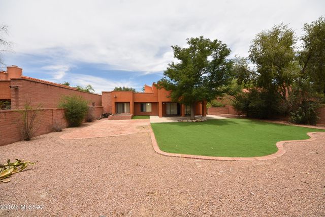 5120 E Woodgate Lane, Tucson, AZ 85712