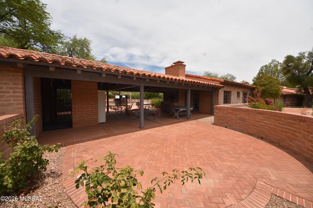5120 E Woodgate Lane, Tucson, AZ 85712