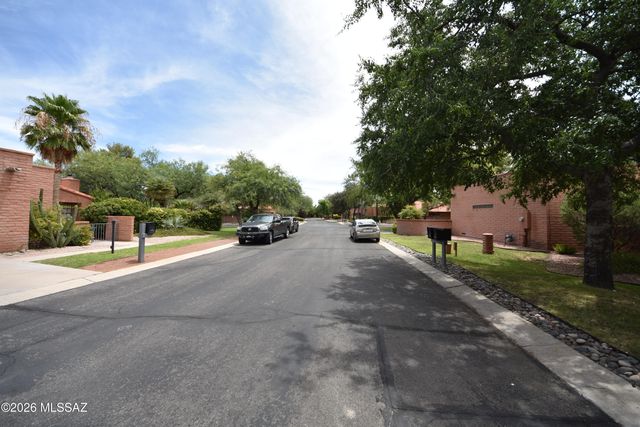 5120 E Woodgate Lane, Tucson, AZ 85712