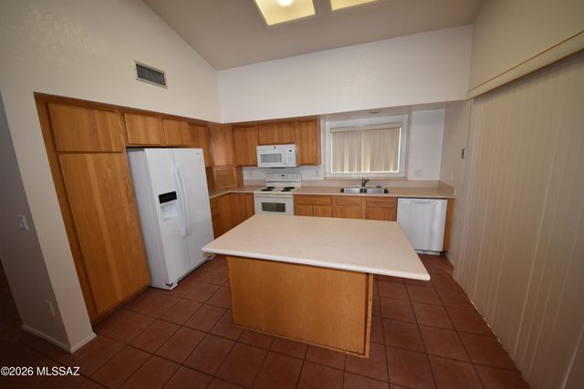 5120 E Woodgate Lane, Tucson, AZ 85712