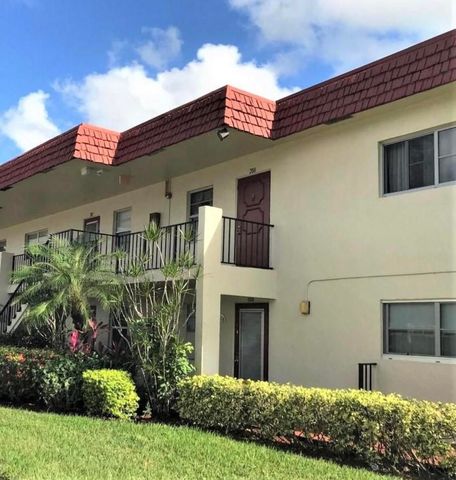 19 Abbey Lane, Delray Beach, FL 33446