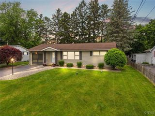 315 Baxton Street, Clay, NY 13212