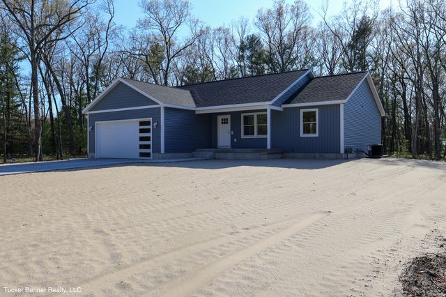 6771 Staple Road, Twin Lake, MI 49457