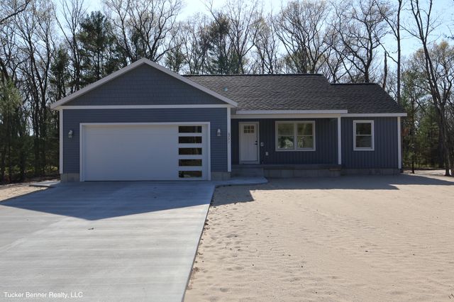 6771 Staple Road, Twin Lake, MI 49457