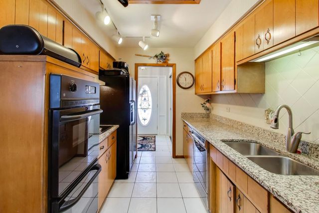 16827 Parkside Avenue, South Holland, IL 60473