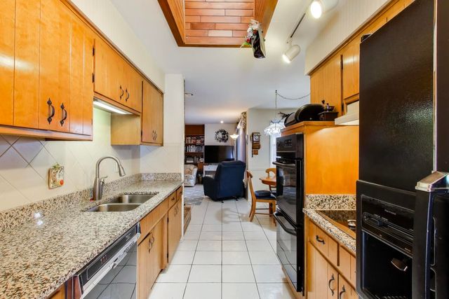 16827 Parkside Avenue, South Holland, IL 60473