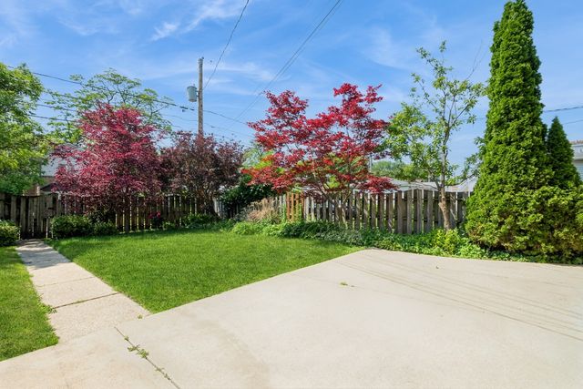 1718 Hovland Court, Evanston, IL 60201