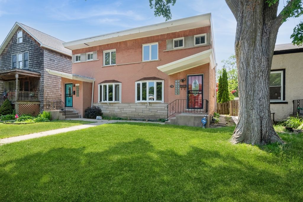 1718 Hovland Court, Evanston, IL 60201