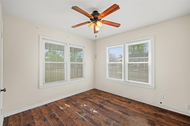 405 N College Street, Weimar, TX 78962