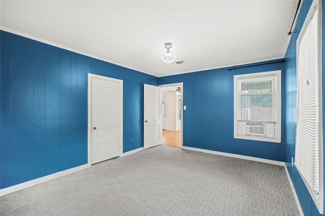 405 N College Street, Weimar, TX 78962