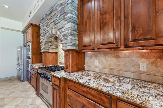 215 W Riverbridge Ln, Eagle, ID 83616