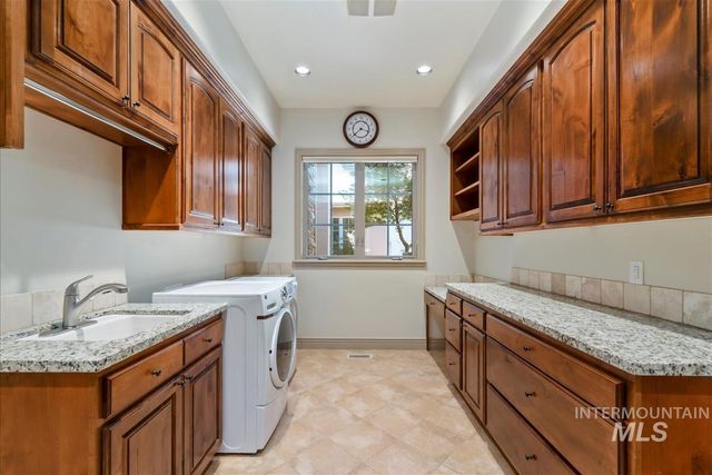 215 W Riverbridge Ln, Eagle, ID 83616