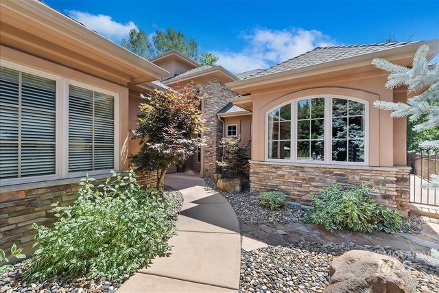 215 W Riverbridge Ln, Eagle, ID 83616