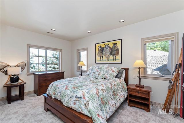 215 W Riverbridge Ln, Eagle, ID 83616