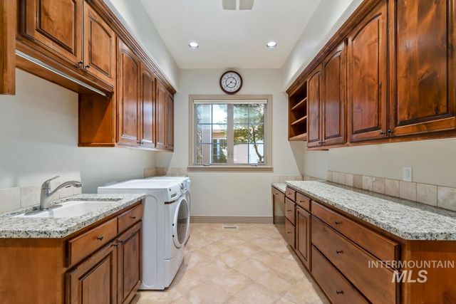 215 W Riverbridge Ln, Eagle, ID 83616