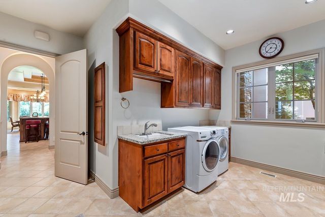 215 W Riverbridge Ln, Eagle, ID 83616