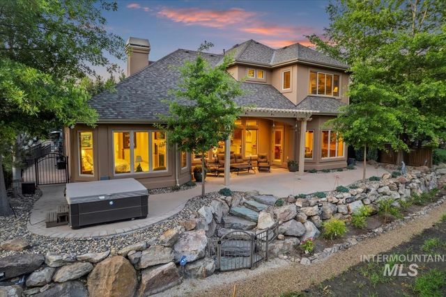 215 W Riverbridge Ln, Eagle, ID 83616
