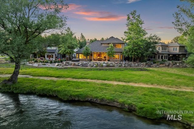 215 W Riverbridge Ln, Eagle, ID 83616