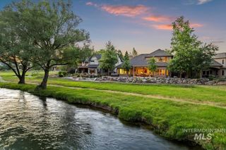 215 W Riverbridge Ln, Eagle, ID 83616