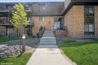 4 Oak Creek Drive 1504, Buffalo Grove, IL 60089