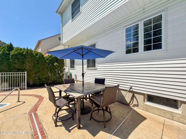 26 Gristmill Road, Howell, NJ 07731