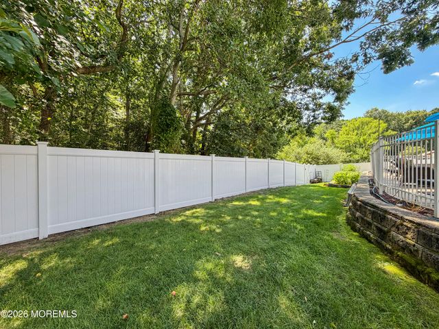 26 Gristmill Road, Howell, NJ 07731