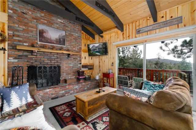 43897 Yosemite Drive, Big Bear Lake, CA 92315