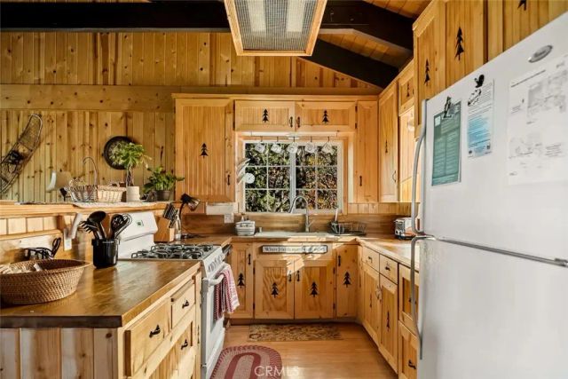 43897 Yosemite Drive, Big Bear Lake, CA 92315