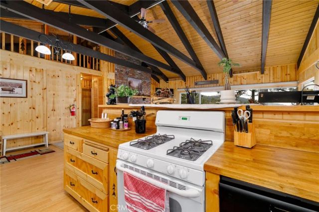 43897 Yosemite Drive, Big Bear Lake, CA 92315