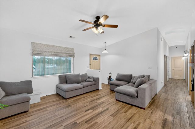 21 Trade Court Court, Edgewood, NM 87015