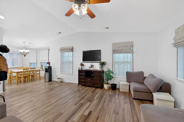 21 Trade Court Court, Edgewood, NM 87015