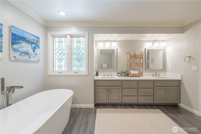21835 NE 104th Place, Redmond, WA 98053