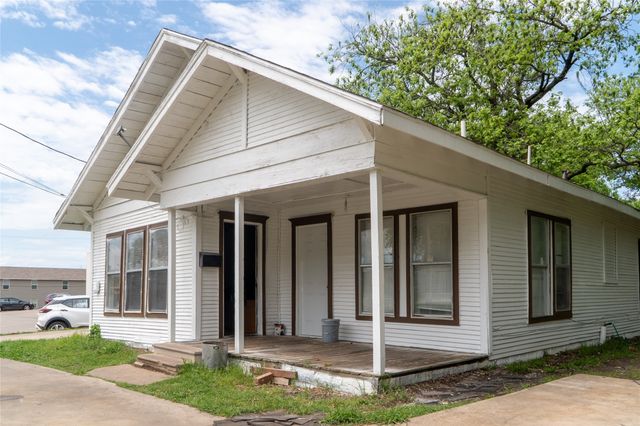 1810 Live Oak Street, Commerce, TX 75428