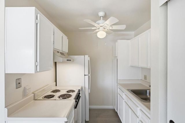 6650 Amherst Street 19C, San Diego, CA 92115
